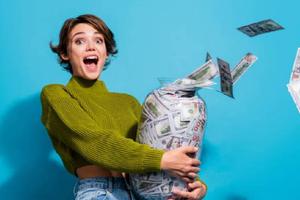 ¿Cómo influye el dinero en la felicidad? Esto dicen los expertos