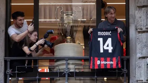 Luka Modrić es presentado como nuevo refuerzo del AC Milan tras su paso por el Real Madrid