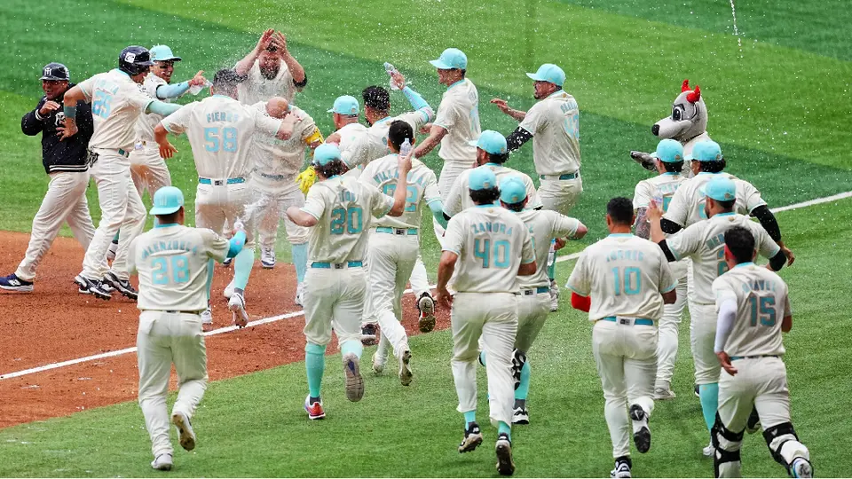 México gana 4-3 ante el Equipo de Estrellas de la LMB