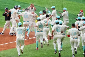 México gana 4-3 ante el Equipo de Estrellas de la LMB