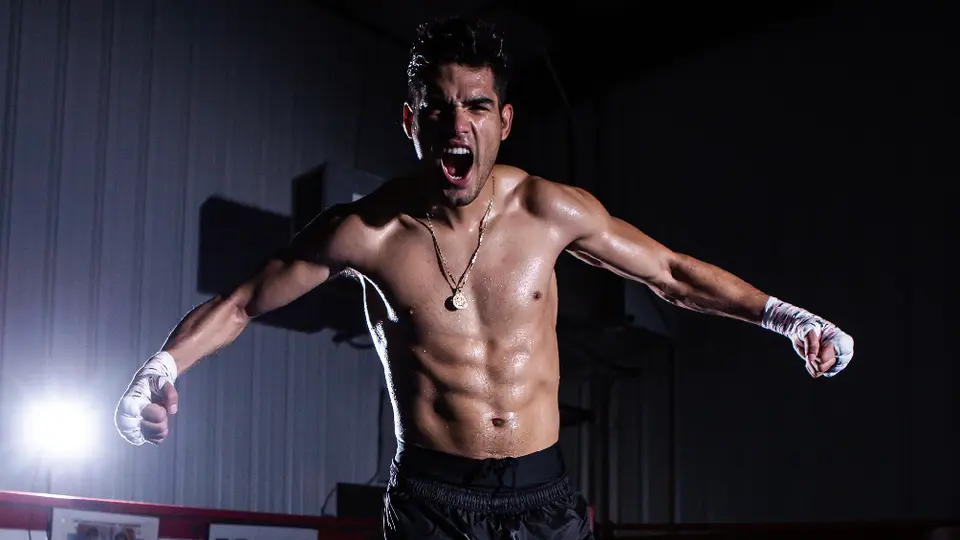 Gilberto 'Zurdo' Ramírez continúa como Campeón Mundial de Peso Crucero tras vencer a Yunier Dorticos