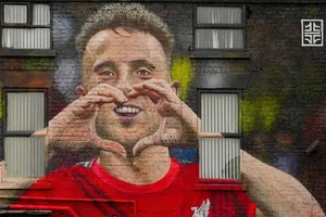 Liverpool nunca caminará solo: El mural de Diogo Jota está terminado