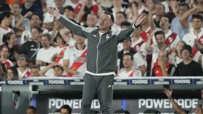 Gabriel Milito, próximo DT de Chivas, llega a Guadalajara: “Espero que sea una linda historia”.