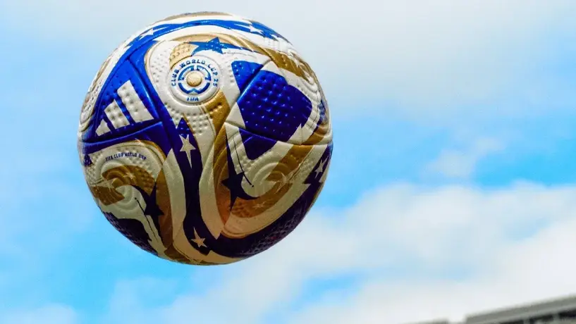 Presentan nuevo balón para Semifinales y Final del Mundial de Clubes