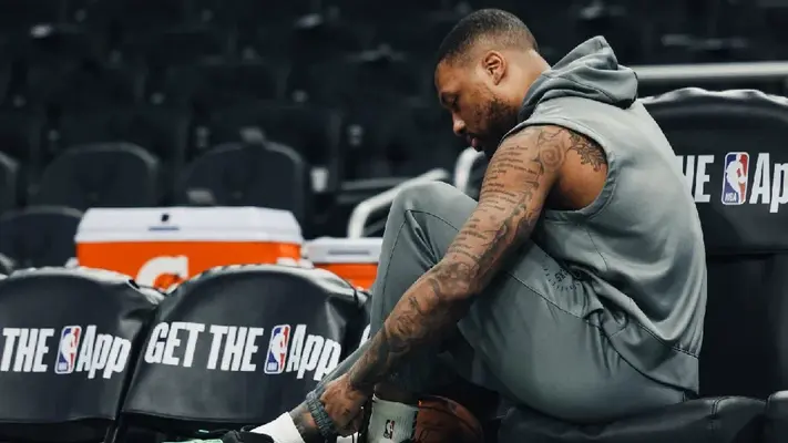 Damian Lillard cerca de los Celtics de Boston
