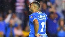 PAOK lanza oferta por Giorgos Giakoumakis; Cruz Azul pide cesión con opción a compra