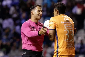 Error de Jesús Iván “La Araña” Rodríguez provoca penal y castigo en el Puebla vs Atlético de San Luis