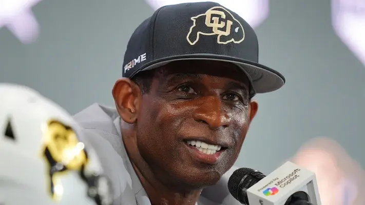Deion Sanders confirma que fue diagnosticado con cáncer de vejiga