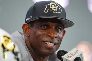 Deion Sanders confirma que fue diagnosticado con cáncer de vejiga