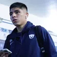 ¡Gran detalle! Piero Quispe alegró la noche de un aficionado de Pumas regalándole su camiseta