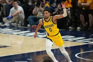 LeBron James reacciona a lesión de Haliburton: "F*ck!"