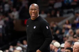 Knicks de Nueva York hacen oficial la llegada de Mike Brown como nuevo coach