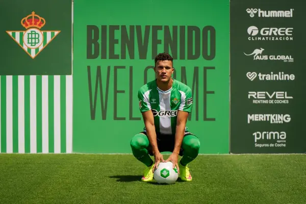 Real Betis responde al interés de América por Nelson Deossa