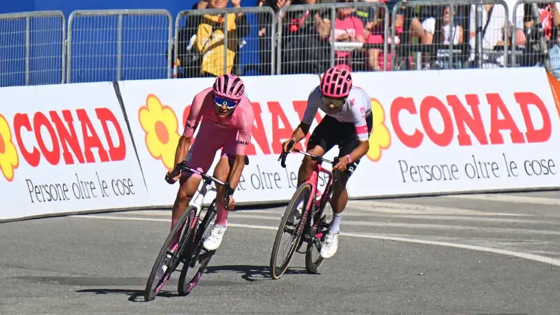 Carapaz culpa a Isaac Del Toro por perder el Giro: “Se lo dejé en bandeja de plata”
