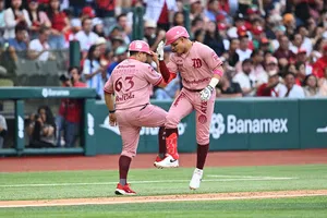 Diablos Rojos vapulean 17-1 a Tigres con ofensiva demoledora y dominio total en el montículo