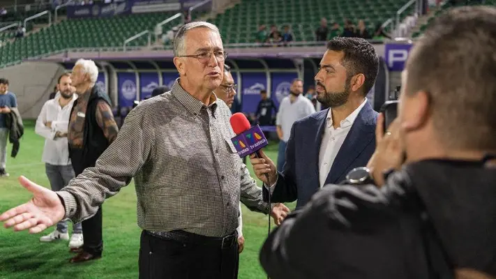 Ricardo Salinas Pliego, dueño de TV Azteca, le tira a la Copa Oro: "Muy cara para juegos tan malos"