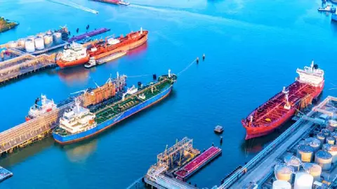Irán aprueba cerrar el estrecho de Ormuz, por donde pasa el 20% del petróleo mundial