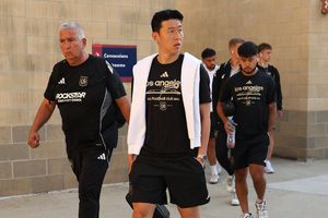 Carlos Vela y varias leyendas de Los Ángeles, le dan la bienvenida a Son Heung-Min