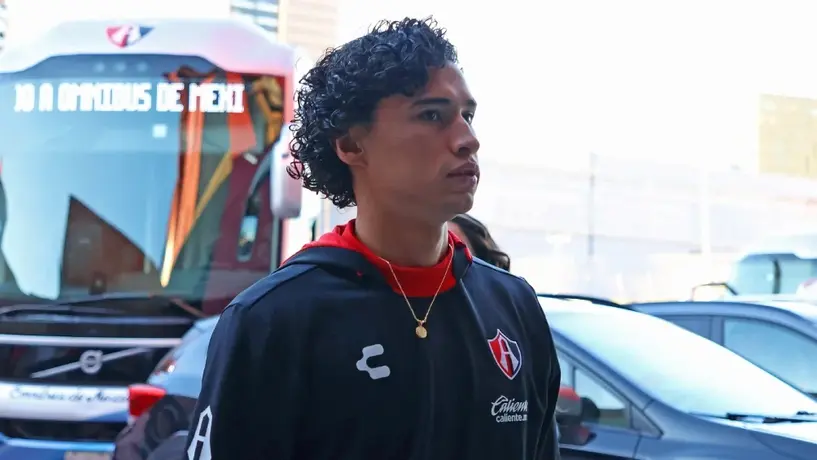 Jeremy Márquez, nuevo refuerzo de Cruz Azul, llega a Ciudad de México para reportar con La Máquina