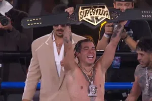 ¡Se queda sin cabello! Mario Bautista mandó a Westcol a la lona para ganar el combate