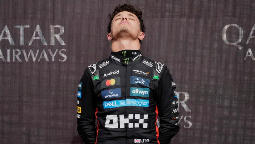 ¡Golpean a Lando Norris durante celebración del GP de Gran Bretaña!