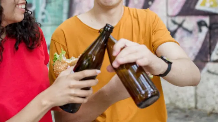 En México ya se podrá tomar bebidas alcohólicas en vía pública, según anuncio oficial