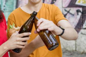 En México ya se podrá tomar bebidas alcohólicas en vía pública, según anuncio oficial