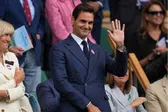 Roger Federer apoya a Novak Djokovic desde el palco real de Wimbledon