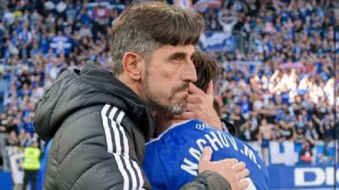 De la puerta de atrás de San Nicolás a la gloria con Oviedo: Veljko Paunović a nada del ascenso