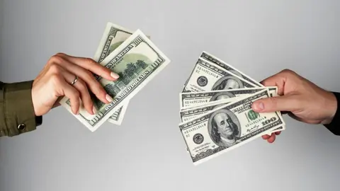 ¿Vas a cambiar dólares? Consulta cómo cerró el peso este viernes 23 de mayo