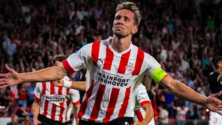 Directiva de América culpó a Andrés Vaca por fichaje fallido de Luuk de Jong, asegura el narrador