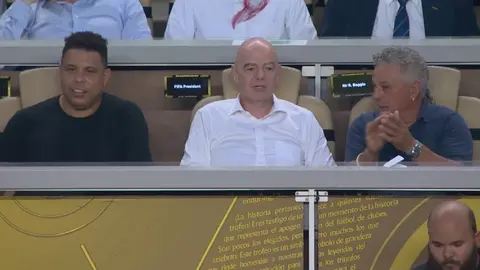 Famosos se hacen presente en el partido inaugural del Mundial de Clubes