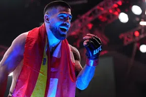 Illia Topuria noqueó a Charles Olivera y es nuevo Campeón Ligero de la UFC