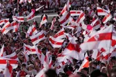 Afición desata violencia entre Rayados y River Plate en el Mundial de Clubes