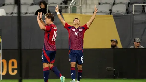 ¡Victoria cardíaca! Costa Rica y Miguel Herrera ganan de último minuto a Surinam