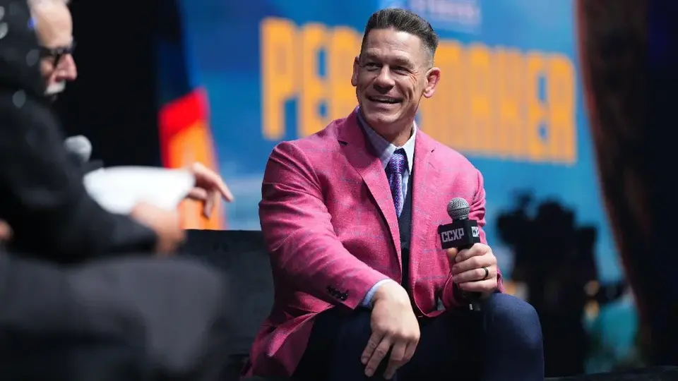 John Cena rinde homenaje al Chapulín Colorado durante la CCXP México 2025