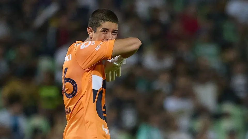 Tuca Ferretti 'carga' contra portero debutante de Pumas: "Chamaco chillón"