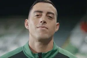 ¡De Oscar! León presenta a Funes Mori al estilo James Bond