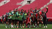 Afición lleva serenata a Selección Mexicana previo a partido contra Suiza
