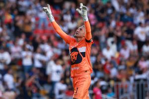 Keylor Navas sufre grito homofóbico en el Querétaro vs Pumas