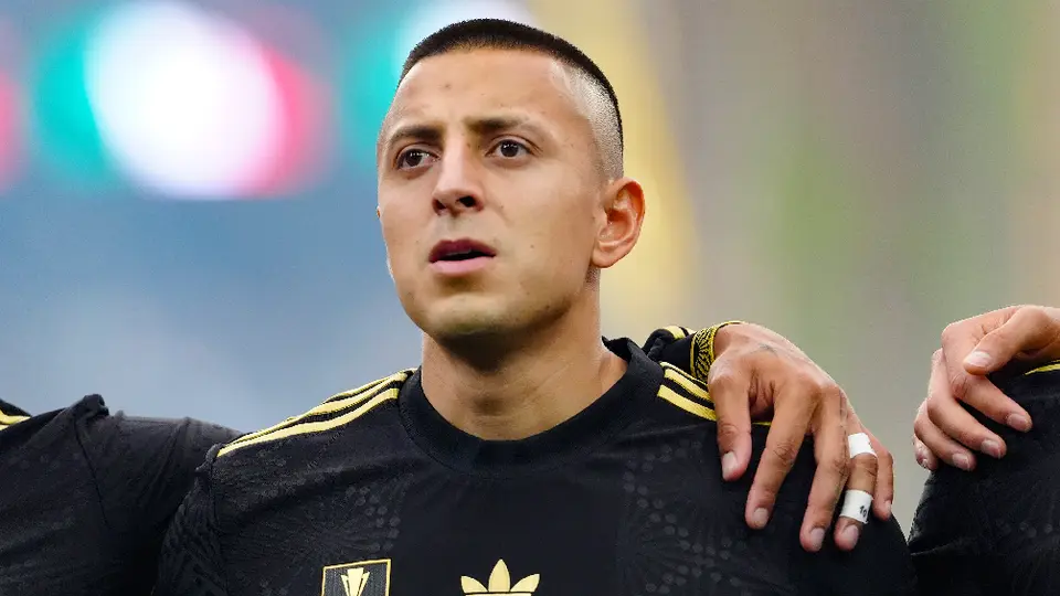 Piojo Alvarado cambia de objetivo tras coronarse con el Tri: "Ahora toca con Chivas"