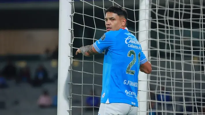 ¿Se marcha de Cruz Azul? Peñarol busca a Gabriel 'Toro' Fernández, señaló representante