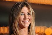 Falsa Jennifer Aniston enamora a hombre para sacarle dinero