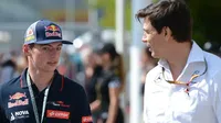 ¿Encuentro clandestino? Max Verstappen y Toto Wolff coinciden en Cerdeña