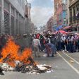 Manifestantes de la CNTE provocan incendio en oficinas del SNTE en CDMX