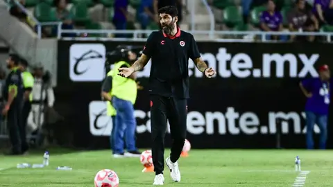 'Capaz que hay algo contra nuestro dueño': DT de Xolos explotó por la poca cobertura a su equipo