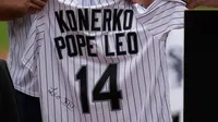 De un 14 a otro, Konerko de Medias Blancas recibe regalo del papa León XIV para rememorar título