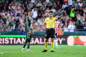 Comisión de Árbitros reconoció error en el partido de Chivas contra León