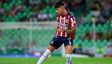 Álvaro Morales pide criticar a Alan Pulido tras el penal fallado: "No canta mal las rancheras"