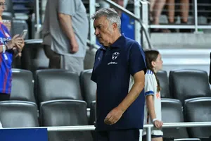 Doménec Torrent se 'engancha' con reportero por derrota de Rayados en Leagues Cup